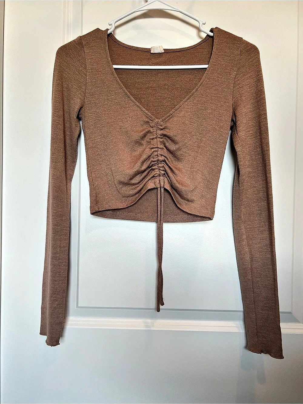 Wilfred Free Ruched V-Neck Crop Top in Brown Size Small Like New
